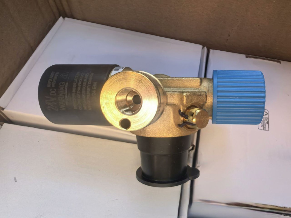 YZ952555000308 Клапан для газового баллона